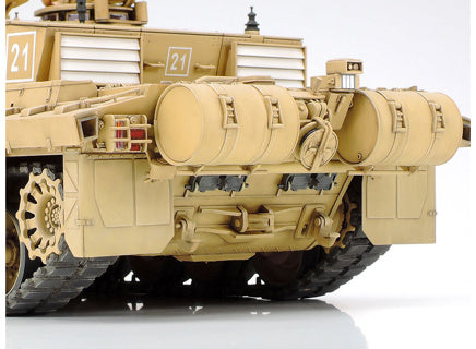 Tamiya 1/35 British MBT Challenger 2 (Desertised)